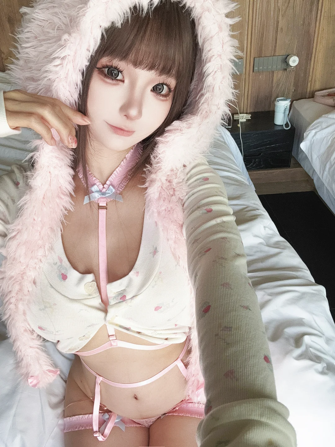 蠢沫沫 - 25年05月自拍 (5套) [117P-398MB] tg@simisebaisi 【丝足阁】111.webp